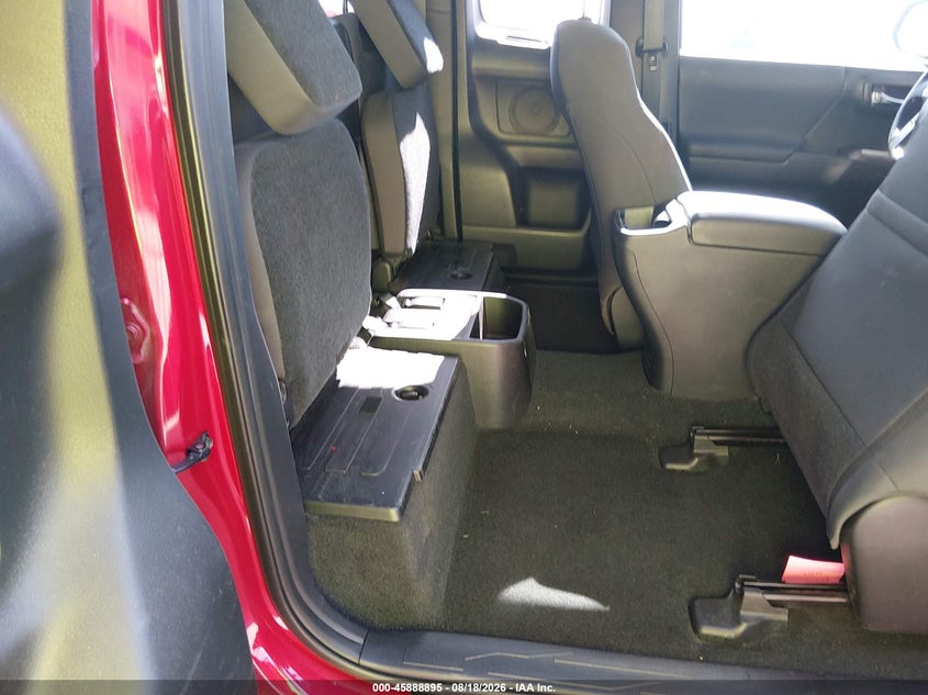 2016 TOYOTA TACOMA auction photo 8