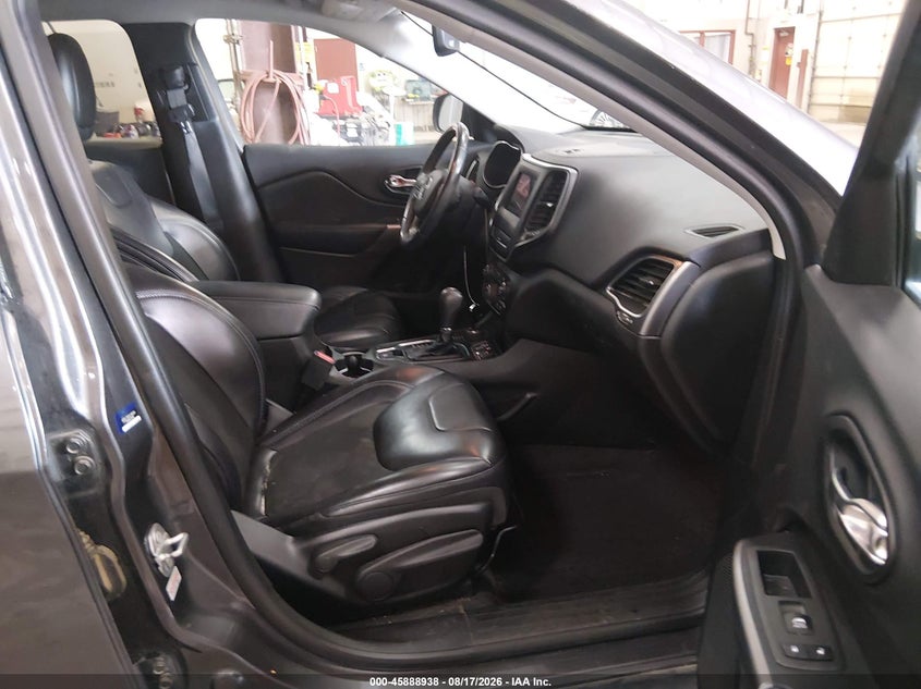 2019 JEEP CHEROKEE auction photo 5
