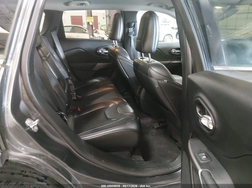 2019 JEEP CHEROKEE auction photo 8