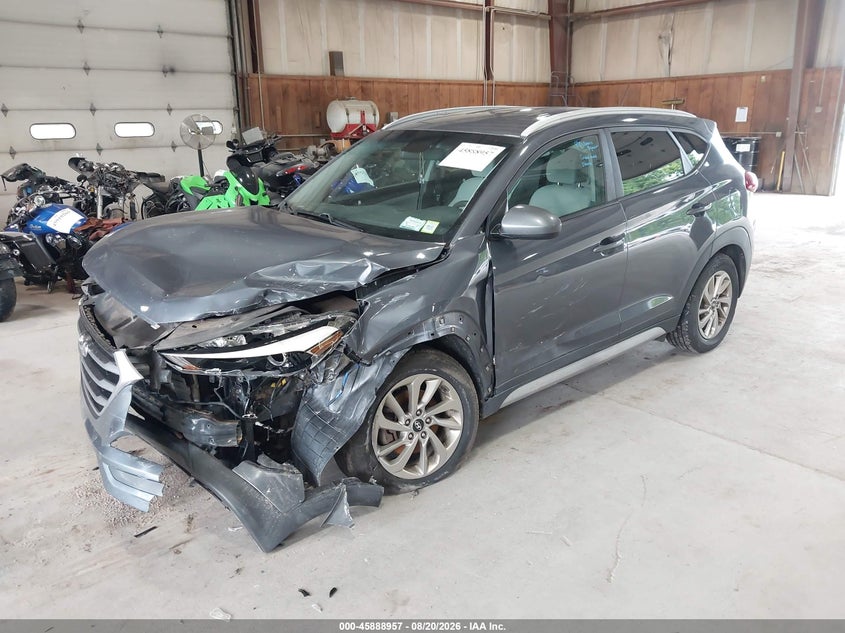 2017 Hyundai Tucson, Left Front, IAAI, VIN KM8J3CA44HU445937 — photo 2