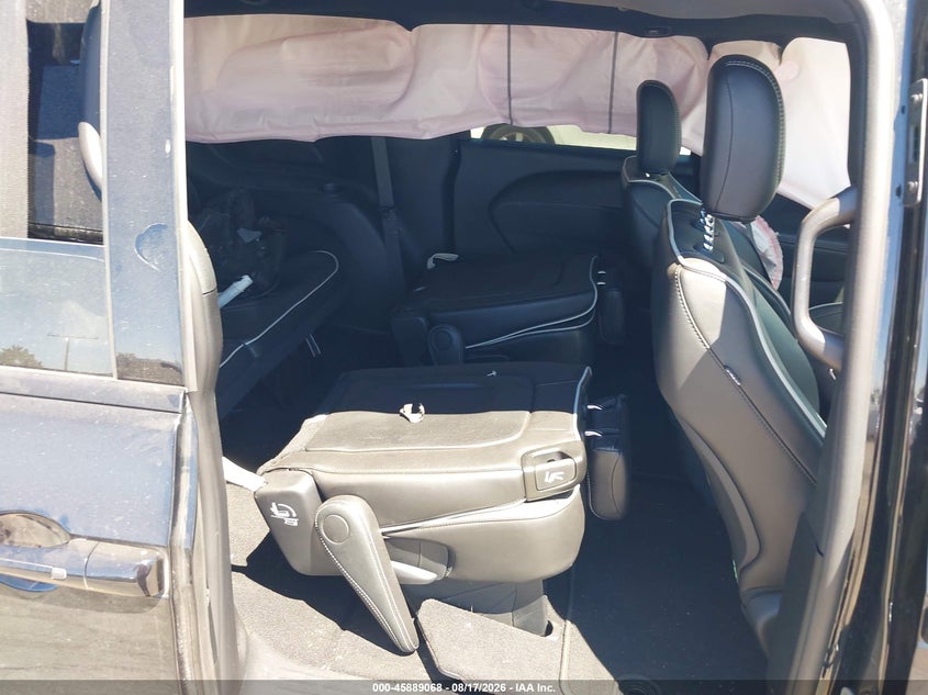 2027 CHRYSLER PACIFICA auction photo 8