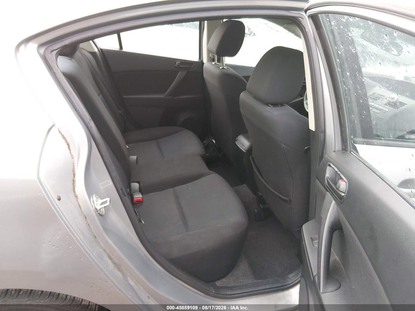 MAZDA MAZDA3 2011 VIN JM1BL1UF7B1445367