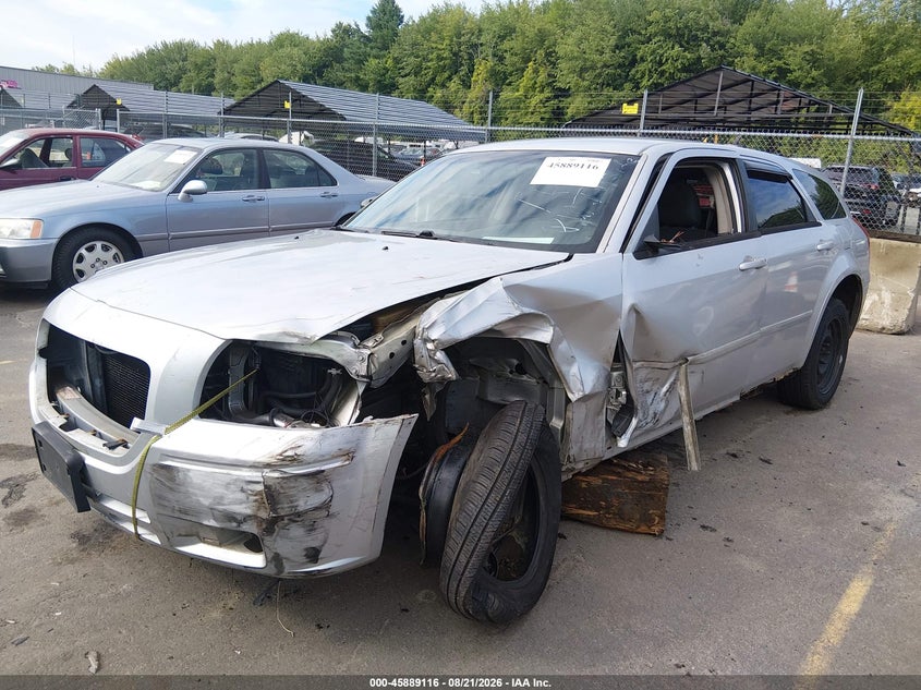 2005 Dodge Magnum, Left Front, IAAI, VIN 2D4FV48T65H161752 — photo 2