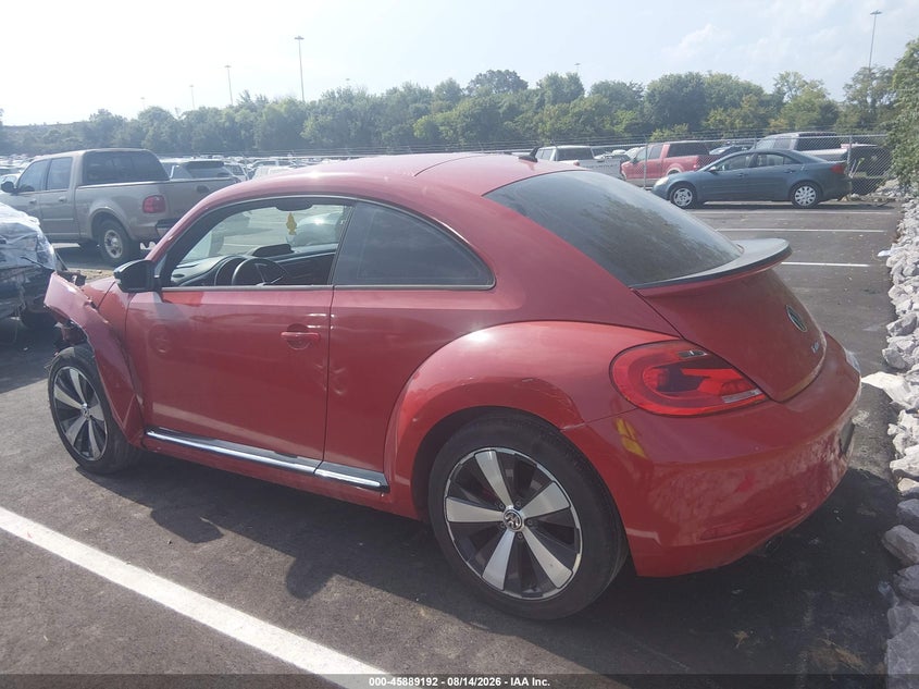 2013 VOLKSWAGEN BEETLE 2.0T TURBO · Photo 14