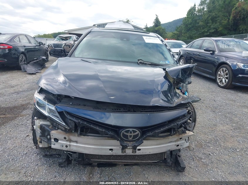 TOYOTA CAMRY - zdjęcie 13
