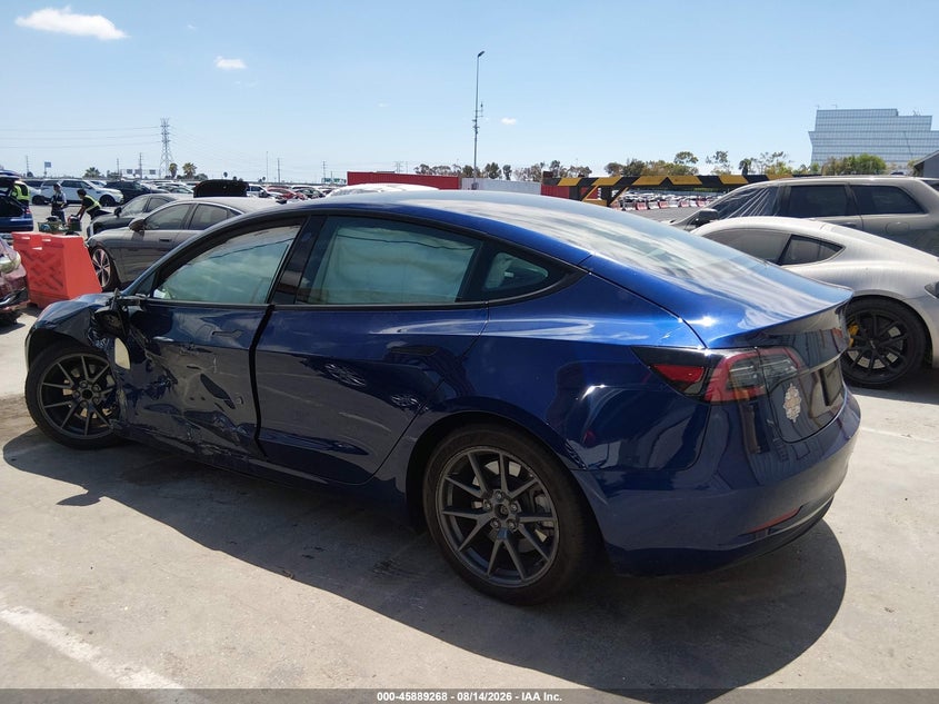 TESLA MODEL 3 - zdjęcie 13