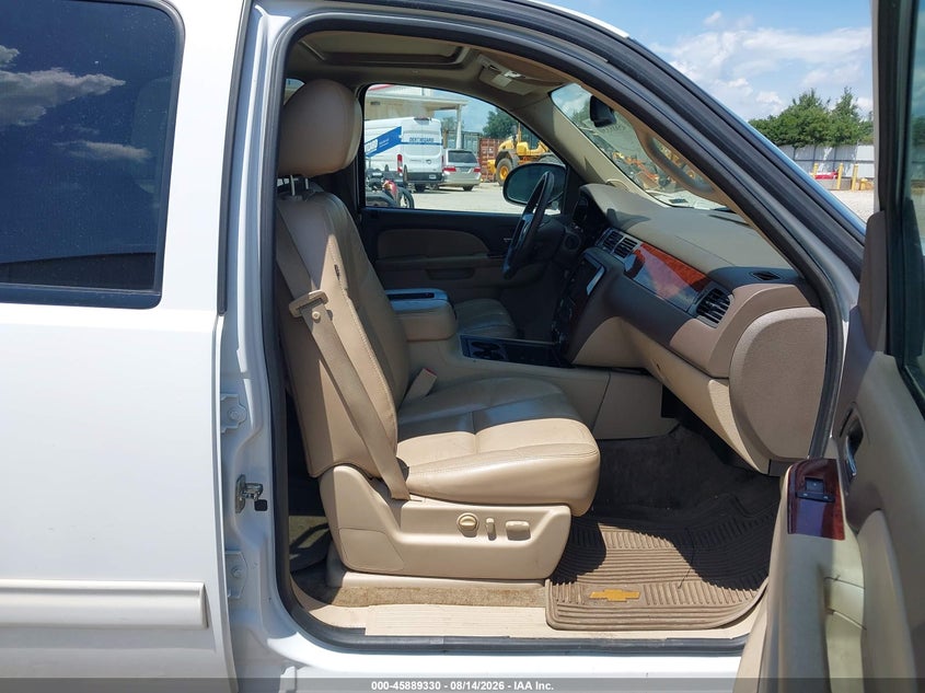 2011 CHEVROLET TAHOE auction photo 5