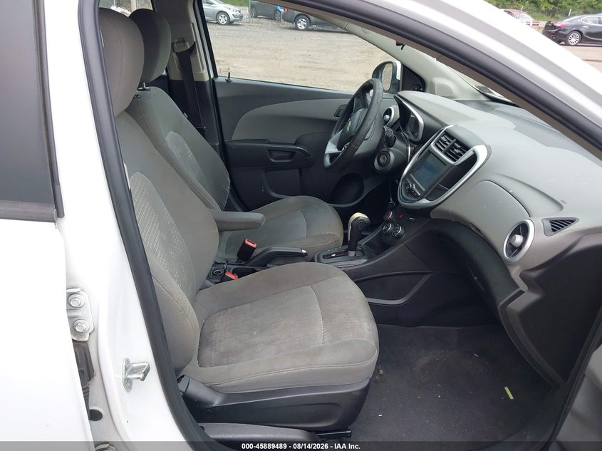2017 CHEVROLET SONIC auction photo 5