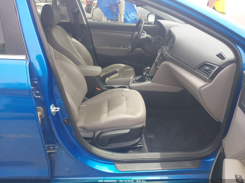 2017 HYUNDAI ELANTRA auction photo 5