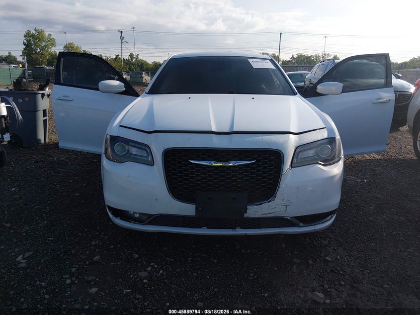 2018 CHRYSLER 300 auction photo 6
