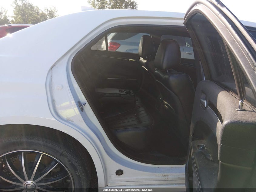 2018 CHRYSLER 300 auction photo 8