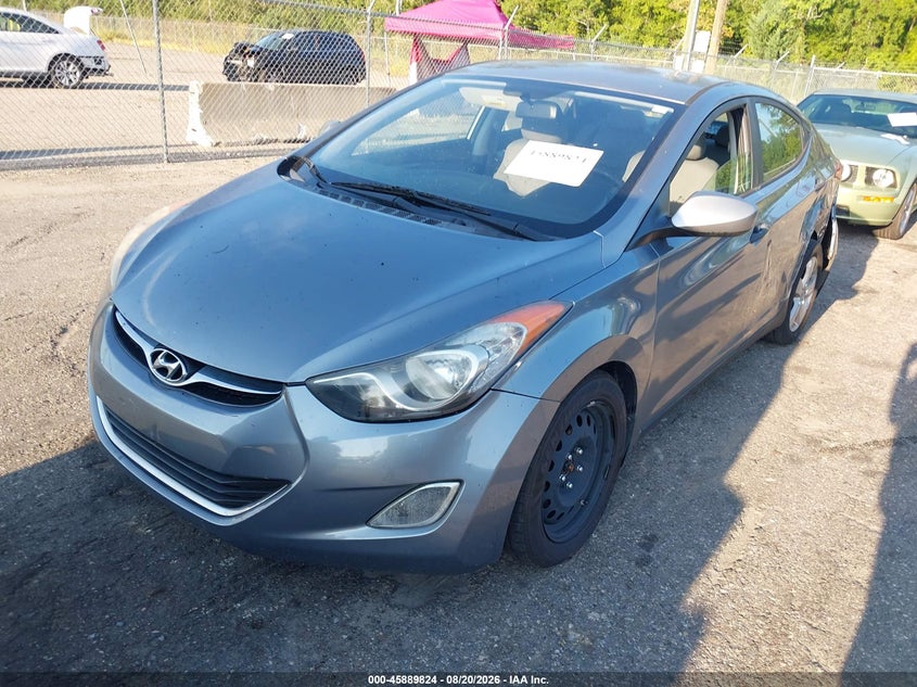 2013 HYUNDAI ELANTRA auction photo 2
