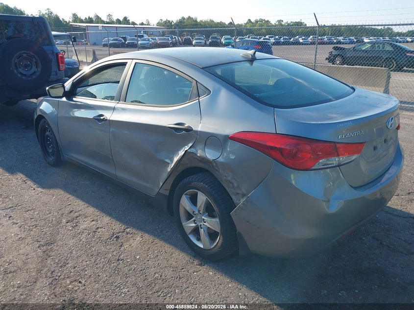 2013 HYUNDAI ELANTRA auction photo 3