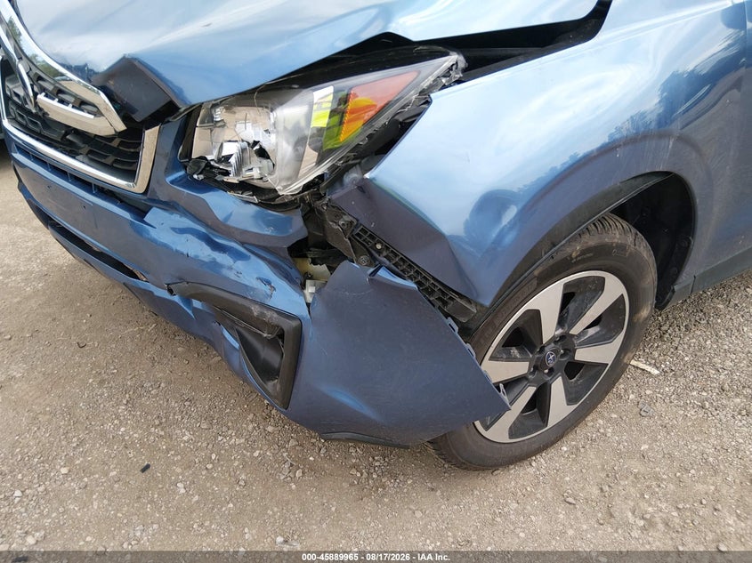 2017 SUBARU FORESTER auction photo 6