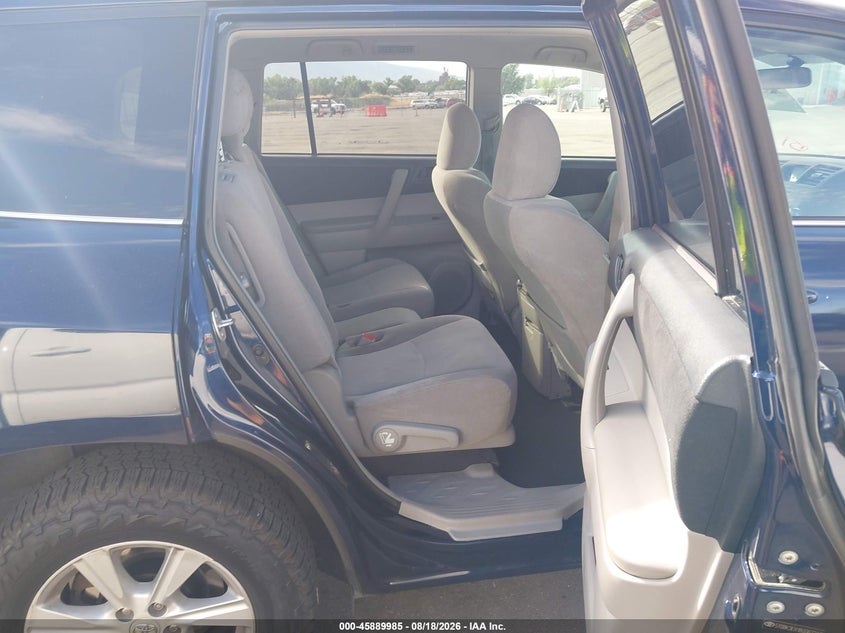 2011 TOYOTA HIGHLANDER auction photo 8