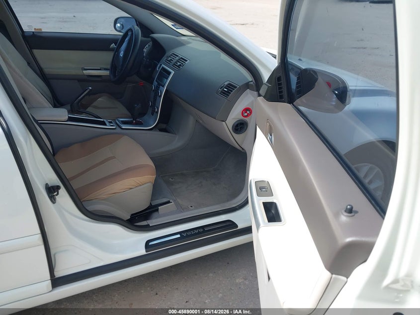 2011 VOLVO S40 auction photo 5