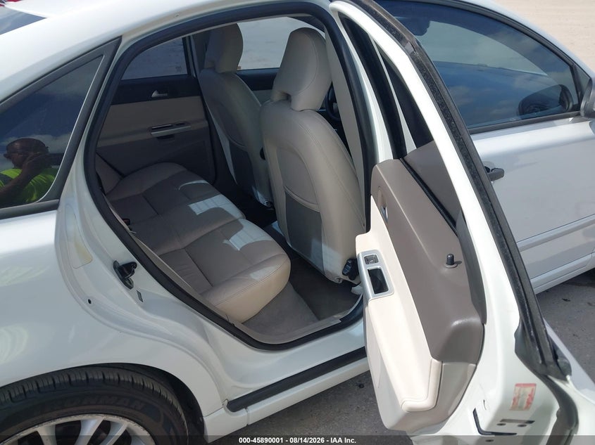 2011 VOLVO S40 auction photo 8