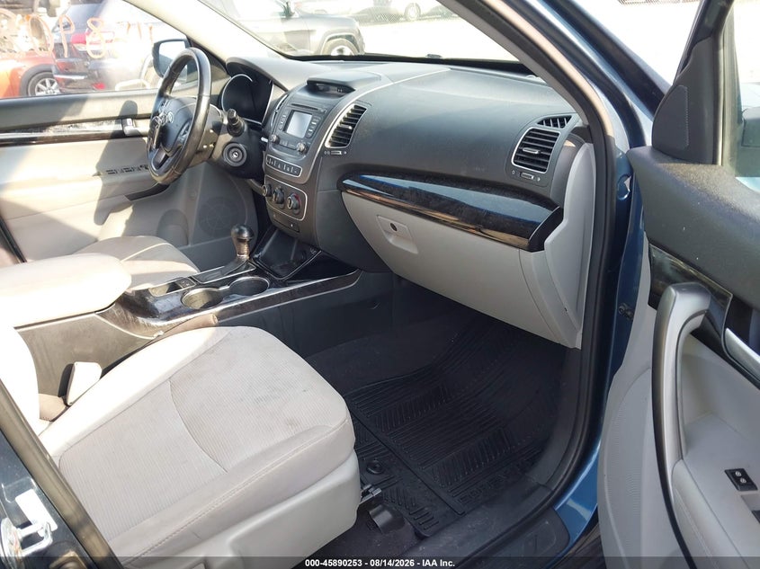 KIA SORENTO 2014 VIN 5XYKT4A69EG525540