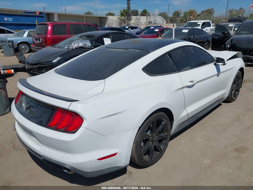 FORD MUSTANG - zdjęcie 4