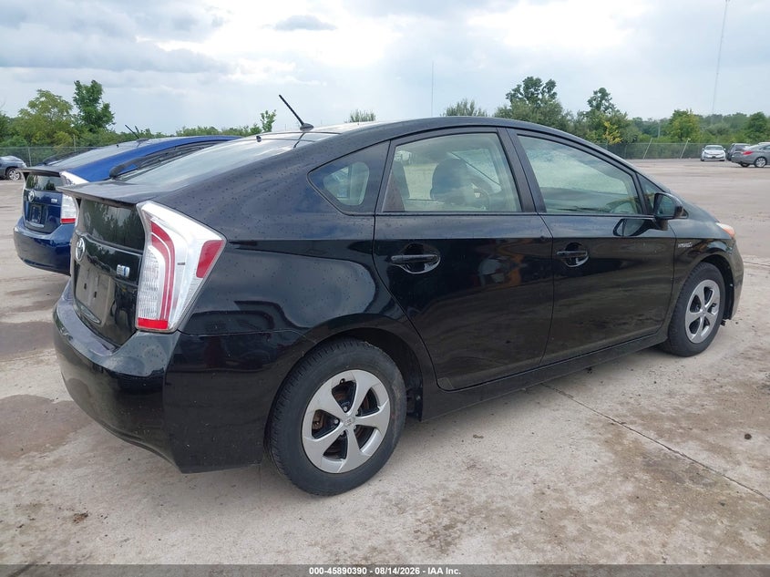 2014 TOYOTA PRIUS auction photo 4