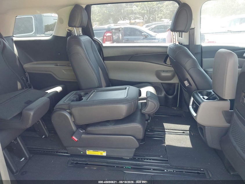 2027 KIA CARNIVAL VAN N/A