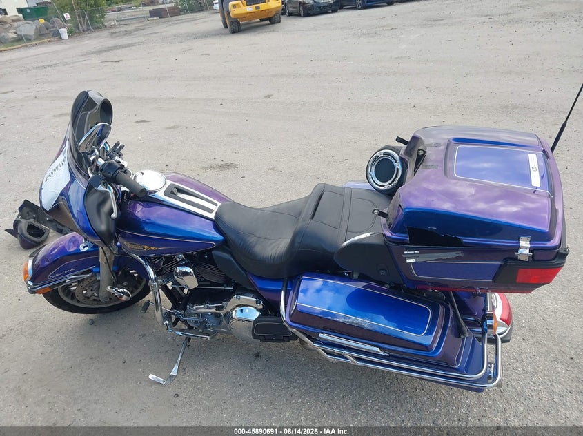 HARLEY-DAVIDSON FLHTCU 2009