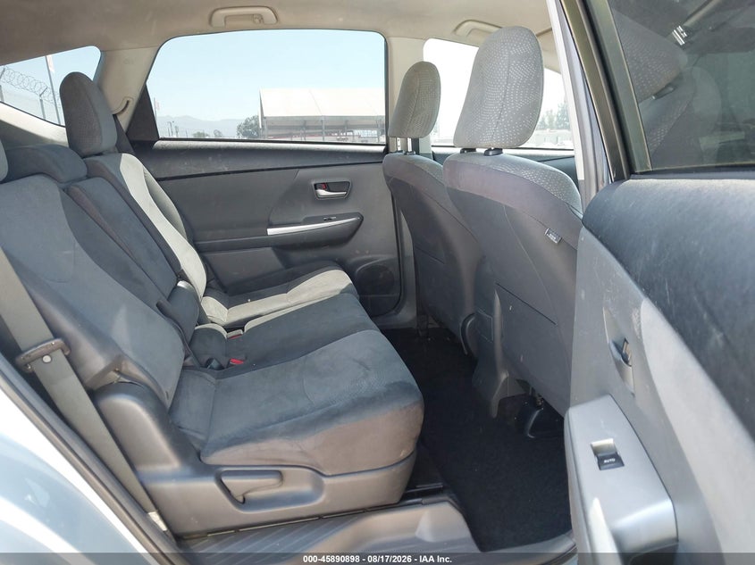 2012 TOYOTA PRIUS V auction photo 8