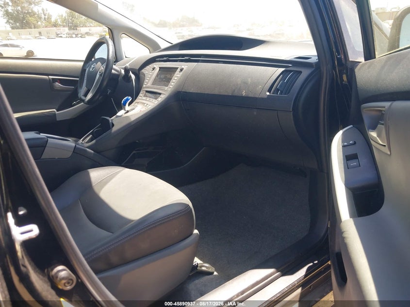 2015 TOYOTA PRIUS HATCHBACK 1.8L I-4 DOHC, VVT, 98HP