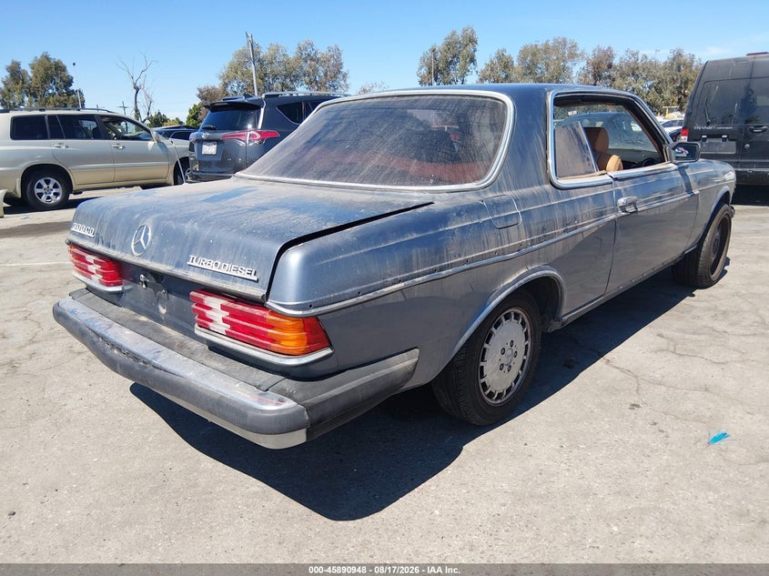 1984 MERCEDES-BENZ 300 auction photo 4