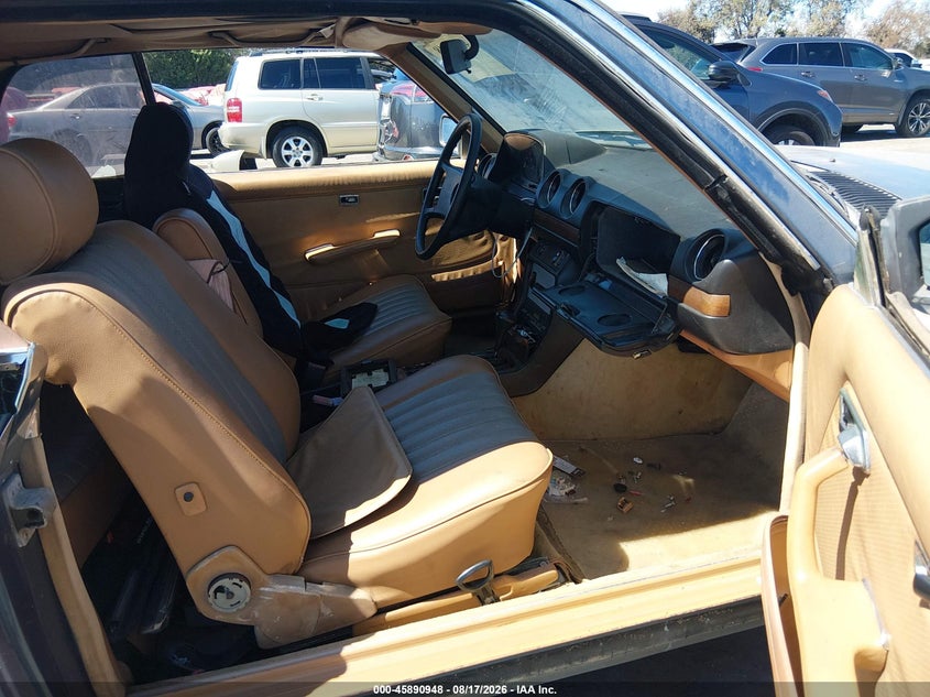 1984 MERCEDES-BENZ 300 auction photo 5