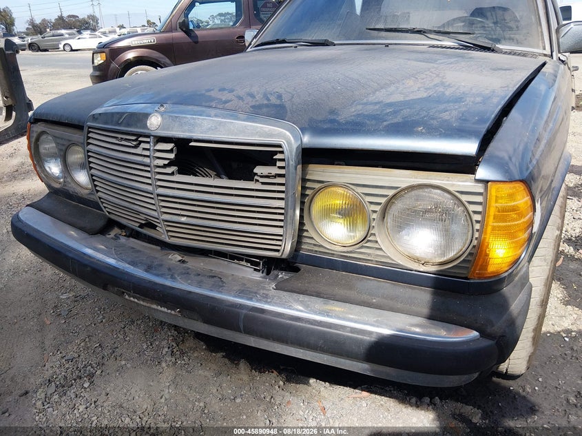 1984 MERCEDES-BENZ 300 auction photo 6
