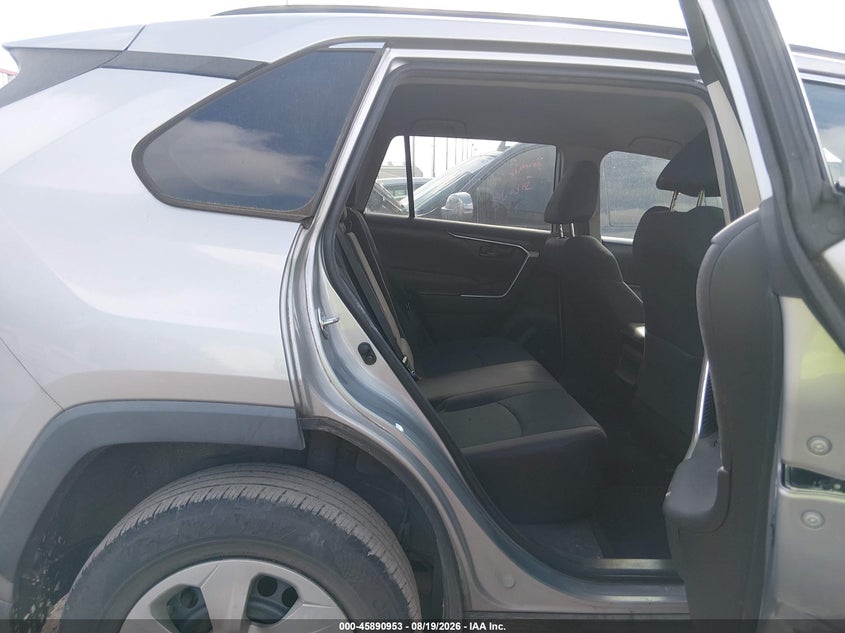 TOYOTA RAV4 - zdjęcie 8