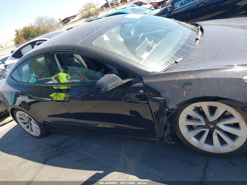 TESLA MODEL 3 - zdjęcie 13