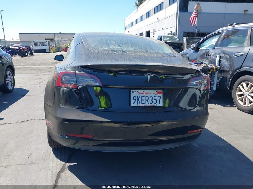 TESLA MODEL 3 - zdjęcie 16