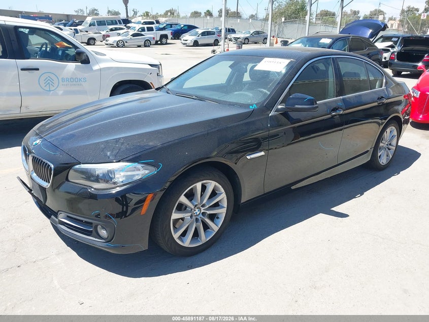 2016 BMW 5er, Left Side, IAAI, VIN WBA5B3C5XGG258792 — photo 2