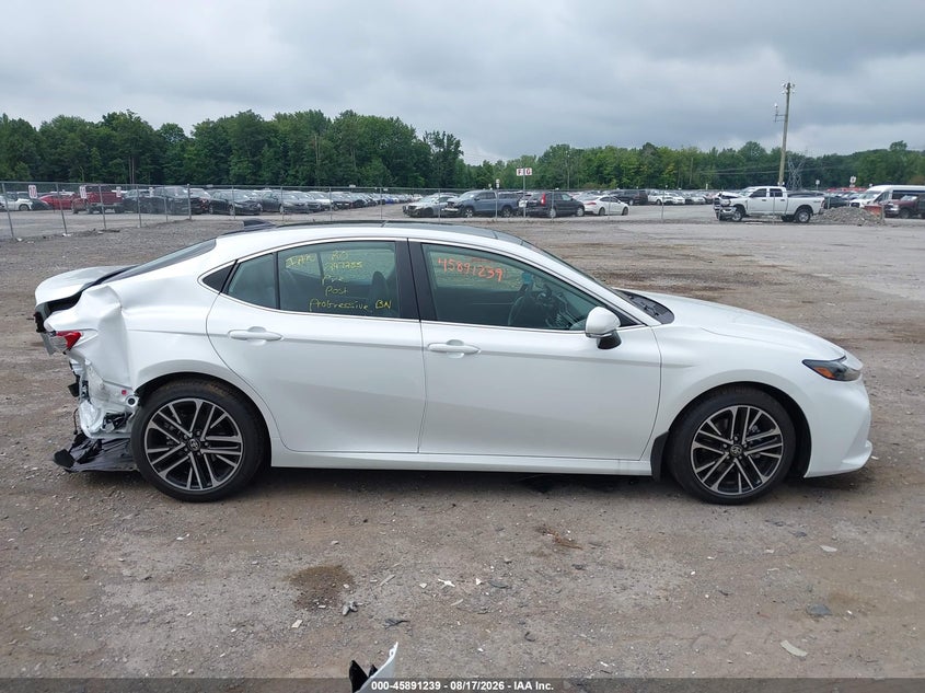 TOYOTA CAMRY - zdjęcie 14