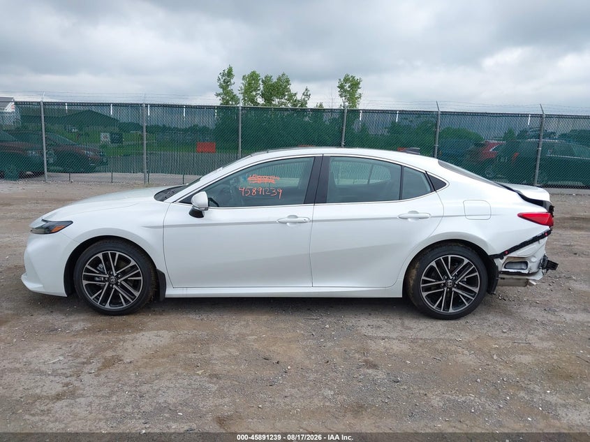 TOYOTA CAMRY - zdjęcie 15