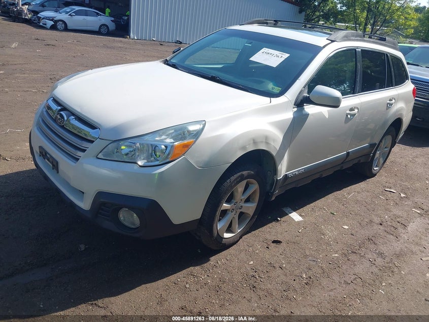 2014 SUBARU OUTBACK auction photo 2