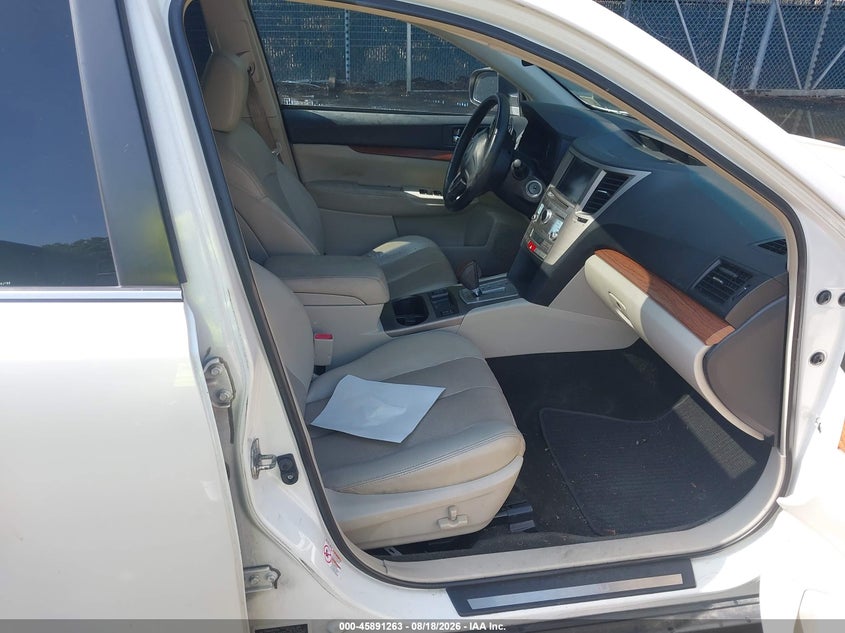 2014 SUBARU OUTBACK auction photo 5