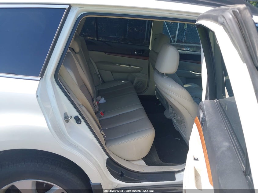 2014 SUBARU OUTBACK auction photo 8