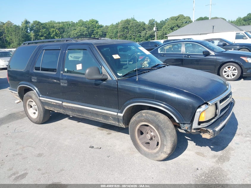 1996 CHEVROLET BLAZER auction photo 1