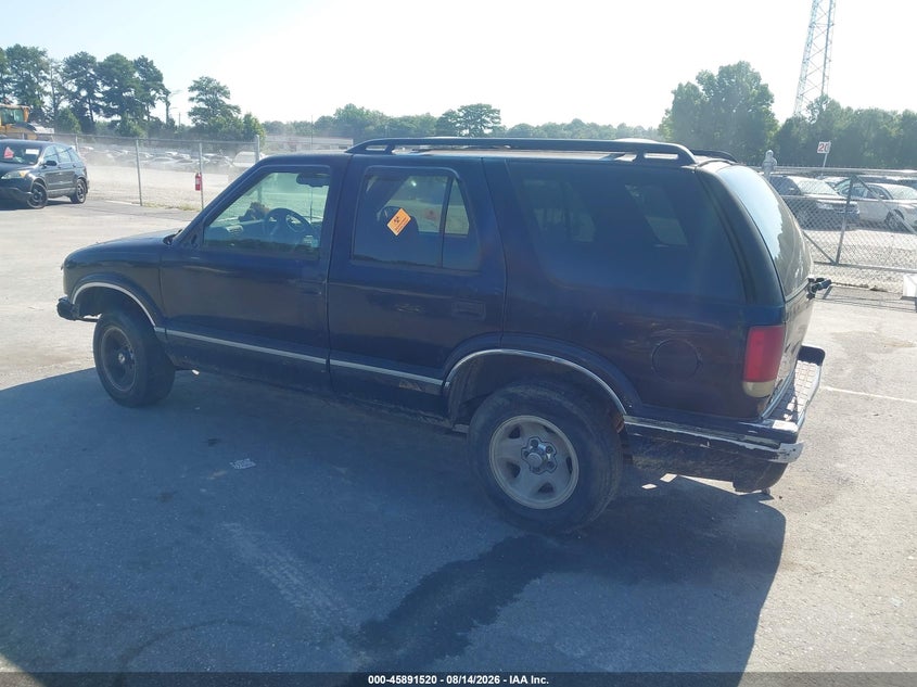 1996 CHEVROLET BLAZER auction photo 3