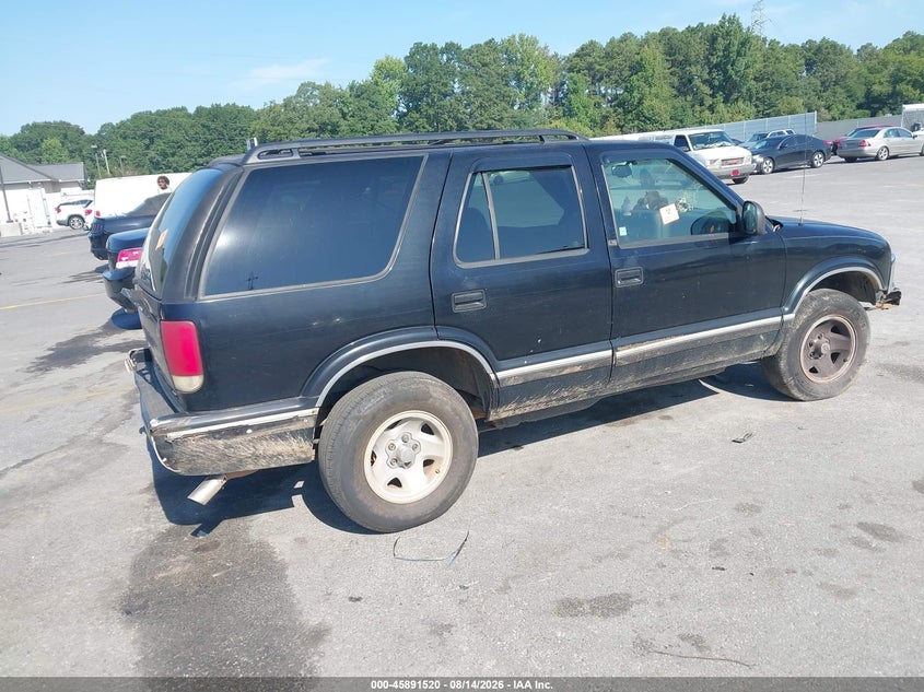 1996 CHEVROLET BLAZER auction photo 4