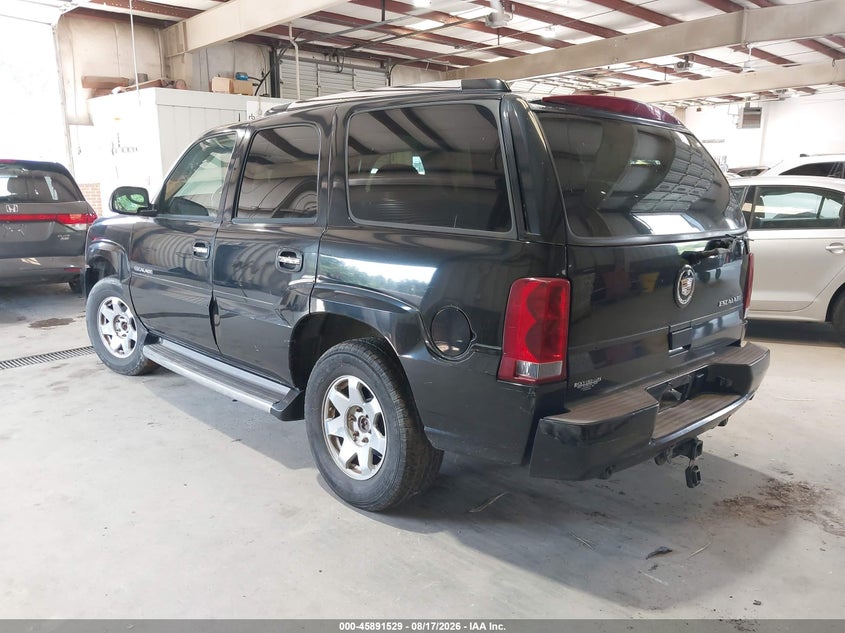 2004 CADILLAC ESCALADE auction photo 3