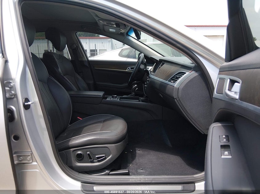 HYUNDAI GENESIS 2015 VIN KMHGN4JE3FU022556