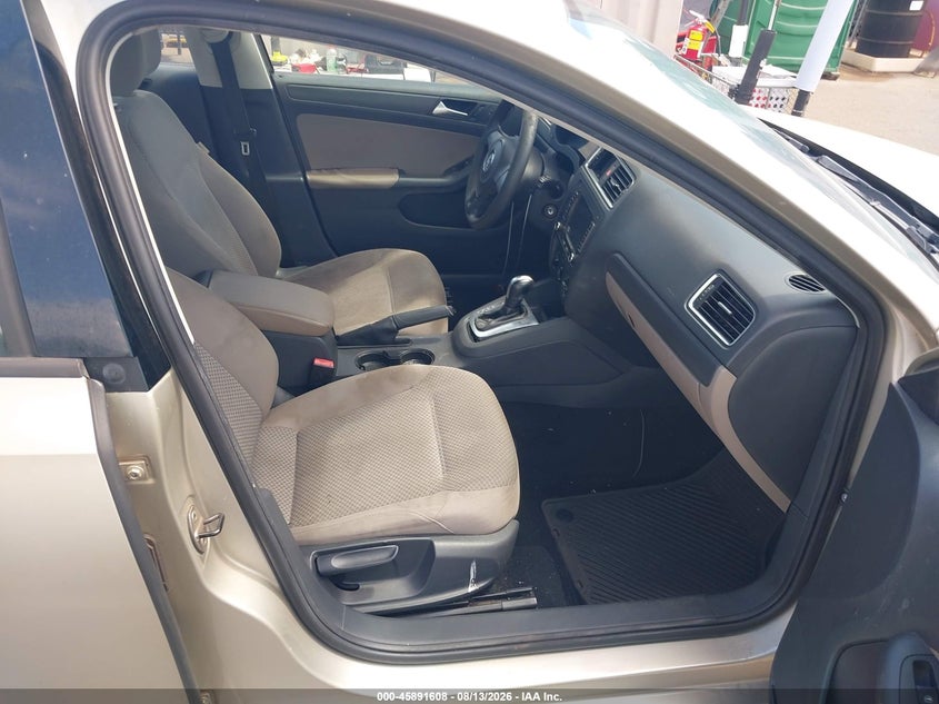 2014 VOLKSWAGEN JETTA auction photo 5