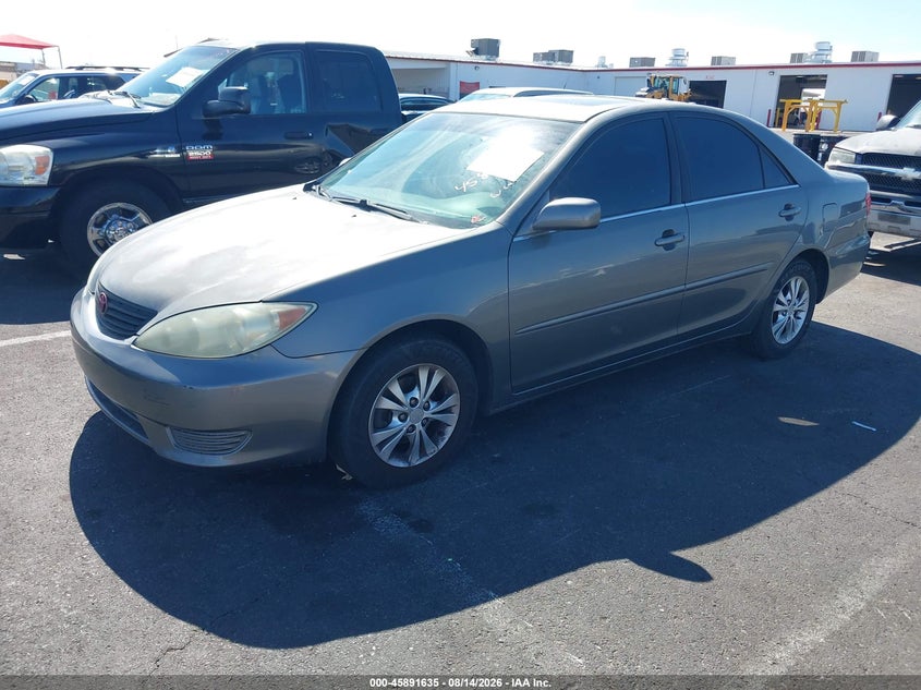 2005 Toyota Camry, Звичайний знос, IAAI, VIN 4T1BF30K75U610080 — фото 2
