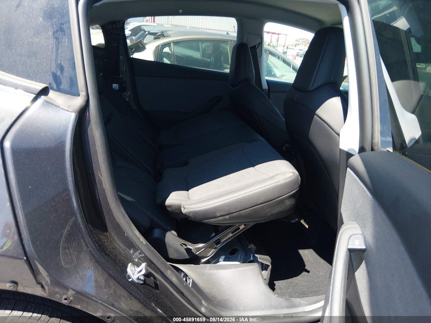 TESLA MODEL Y - zdjęcie 8