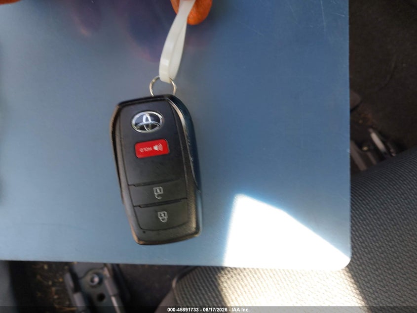 TOYOTA PRIUS - zdjęcie 11