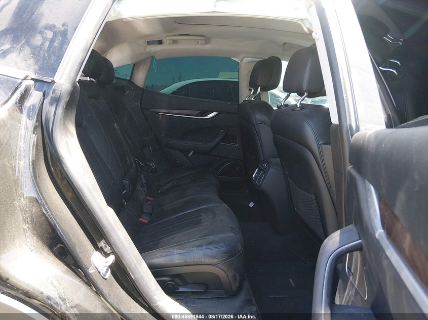2018 MASERATI LEVANTE auction photo 8
